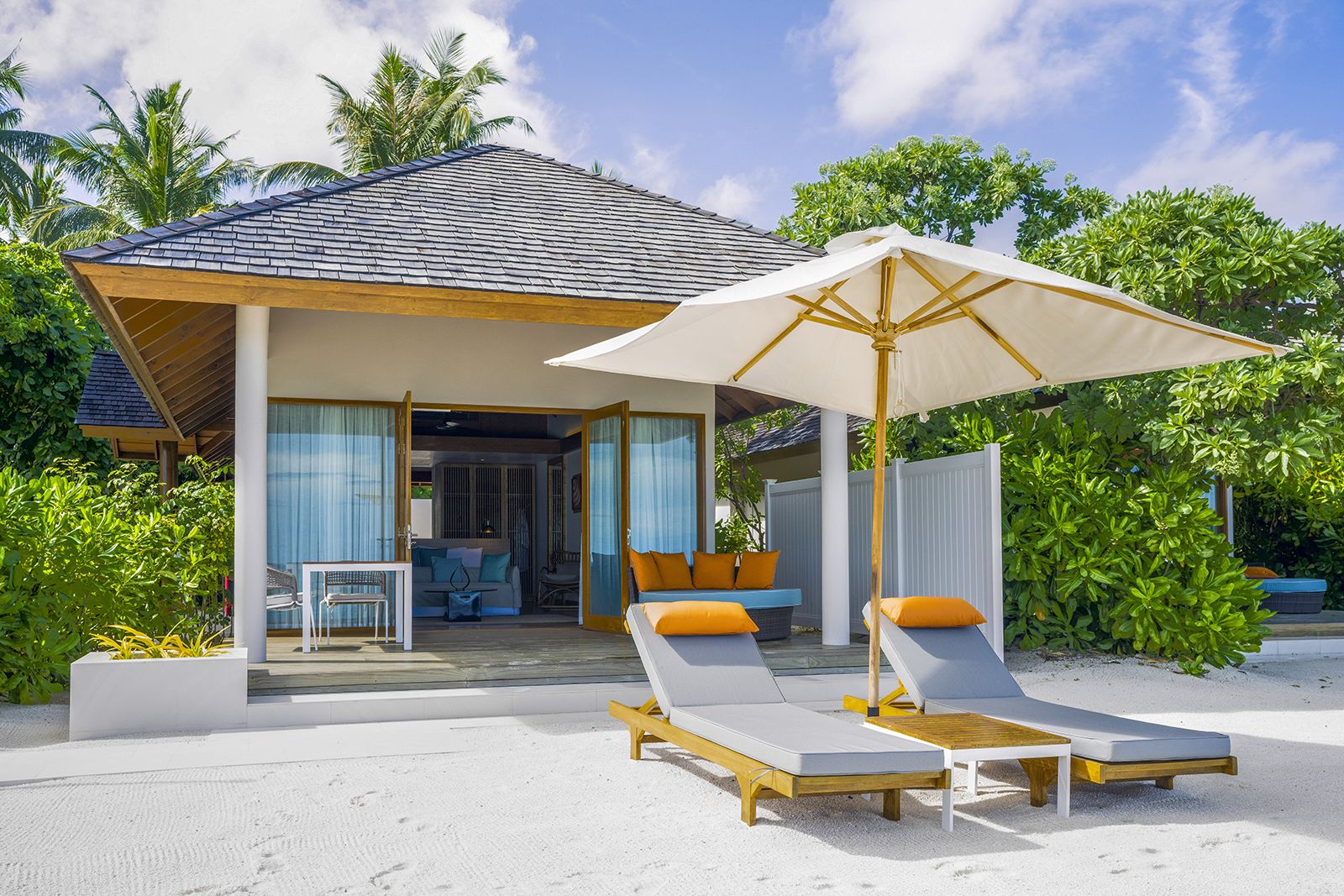 Beach Villas at Emerald Faarufushi Resort & Spa - photo 1