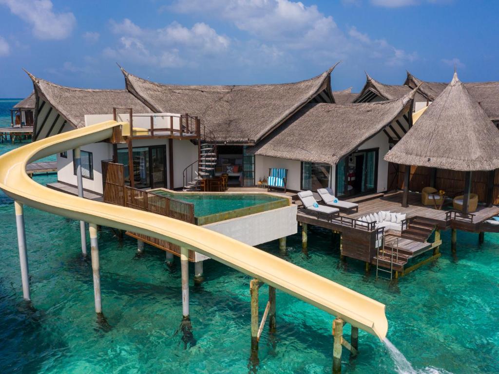 Ocean Pool Suite with Slide at Ozen Reserve Bolifushi - photo 1